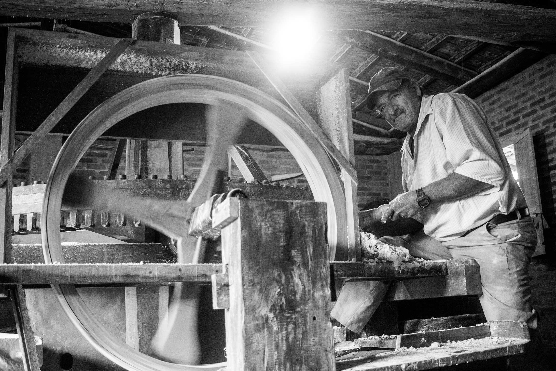 cagalha-vitor-shimomura-documentario-fotografia