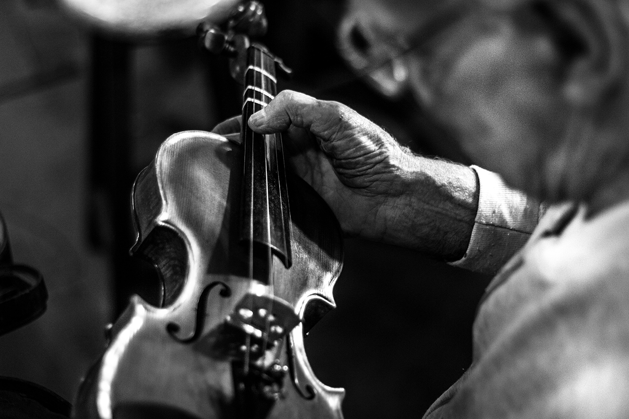 as-cordas-de-antonio-vitor-shimomura-documentario-fotografia