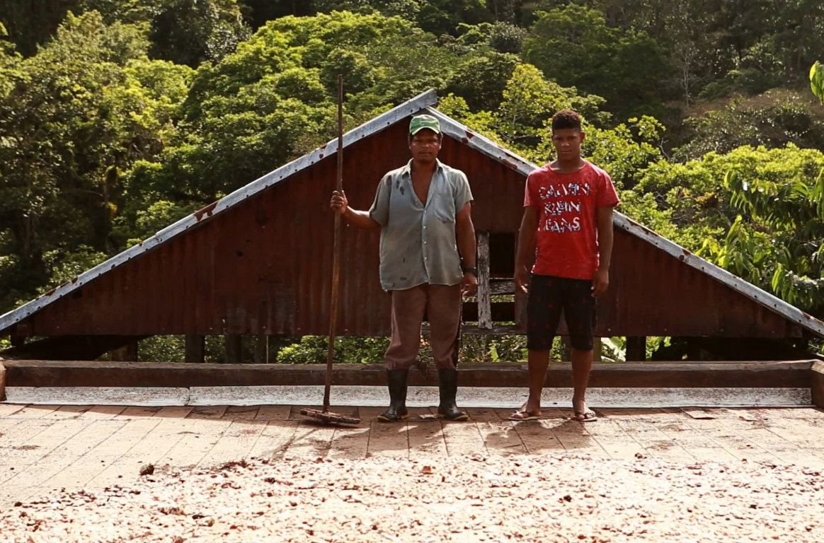 cacau-amado-vitor-shimomura-documentario-fotografia